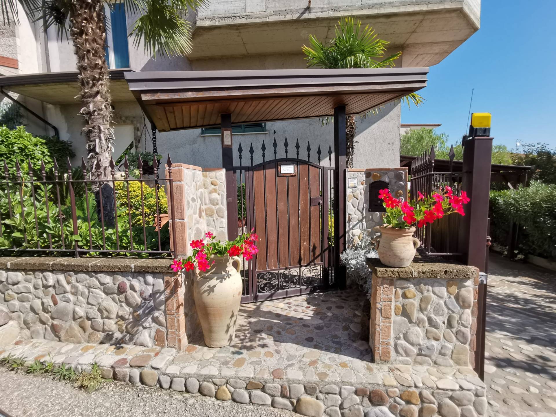 Villa Bifamiliare APICE vendita    Iadanza servizi immobiliari RE