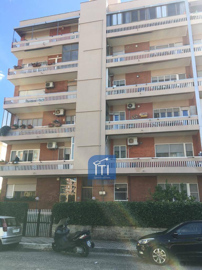  latina vendita quart: semicentrale agenzia-immobiliare