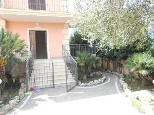 VILLA BIFAMILIARE a Giugliano in Campania