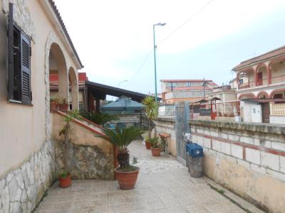 VILLA UNIFAMILIARE a Castel Volturno