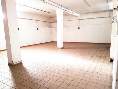 NEGOZIO a Giugliano in Campania