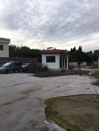 MAGAZZINO/CANTINA a Giugliano in Campania