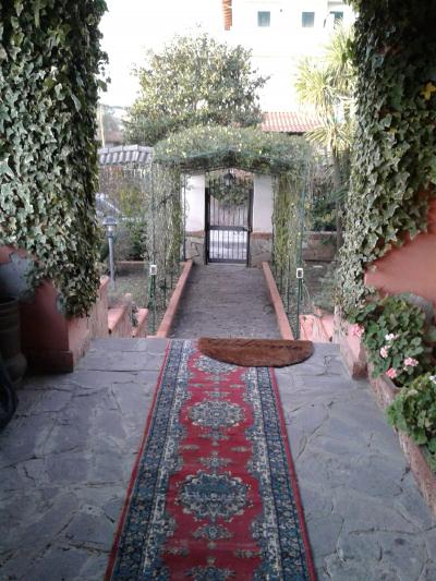 VILLA BIFAMILIARE a Giugliano in Campania