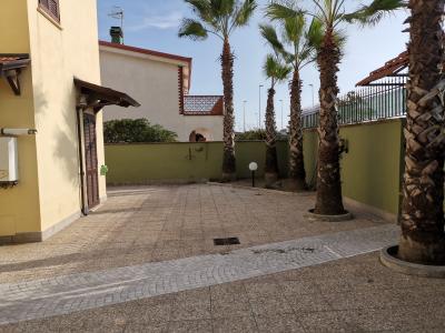 VILLA UNIFAMILIARE a Giugliano in Campania