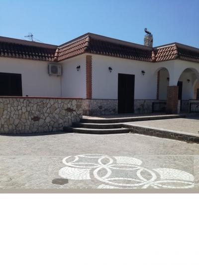 VILLA UNIFAMILIARE a Castel Volturno