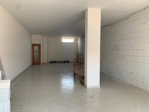 NEGOZIO a Giugliano in Campania