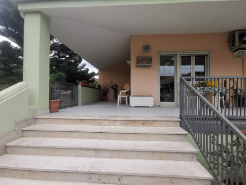 VILLA BIFAMILIARE a Giugliano in Campania