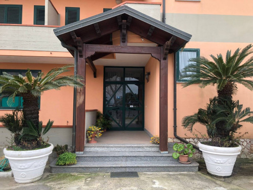 LICENZA/ATTIVITA COMM.LE a Castel Volturno