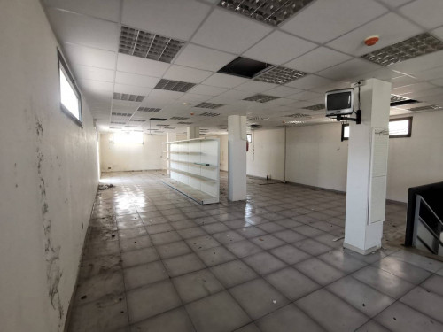 NEGOZIO a Giugliano in Campania