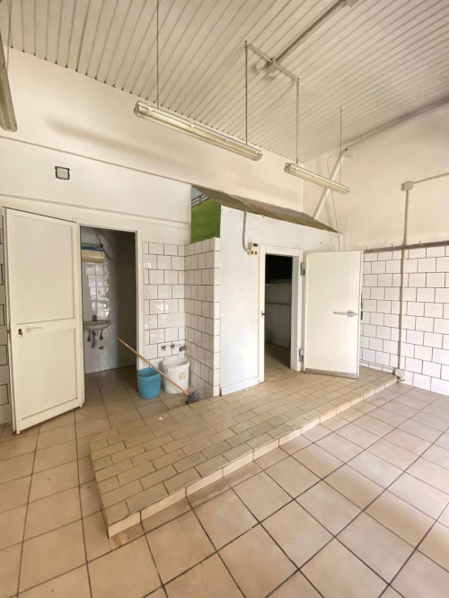 NEGOZIO a Giugliano in Campania