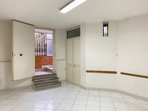 MAGAZZINO/CANTINA a Giugliano in Campania