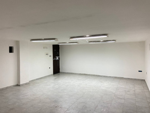 MAGAZZINO/CANTINA a Giugliano in Campania