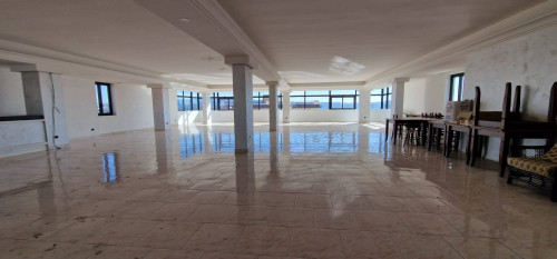 NEGOZIO a Giugliano in Campania