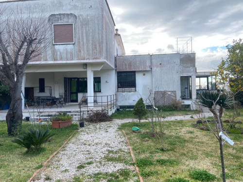 VILLA UNIFAMILIARE a Pozzuoli