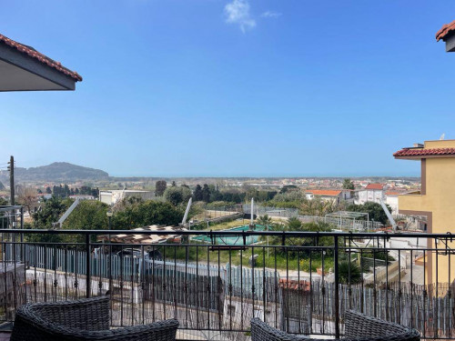 APPARTAMENTO + DI 4 LOCALI a Pozzuoli