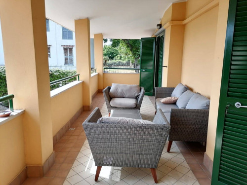 VILLA BIFAMILIARE a Giugliano in Campania