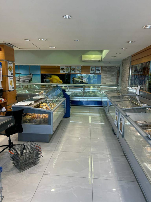 NEGOZIO a Giugliano in Campania