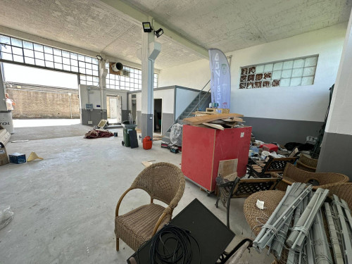 CAPANNONE INDUSTRIALE a Giugliano in Campania