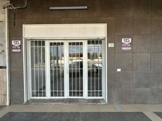 NEGOZIO a Giugliano in Campania