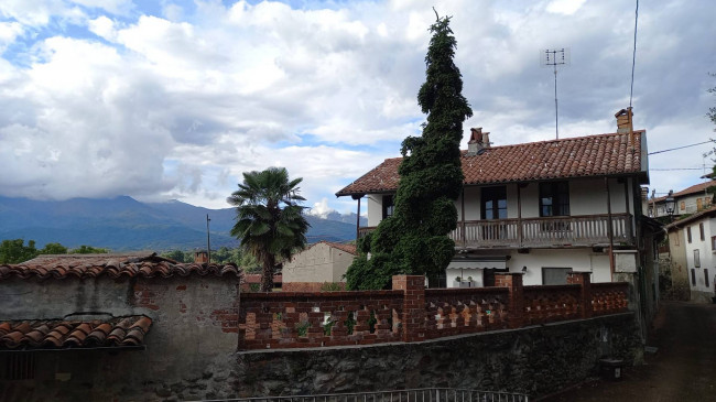 Casa indipendente in vendita a Torre Canavese (TO)