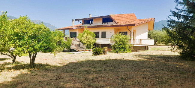 VILLA BIFAMILIARE a Sant'Elia Fiumerapido