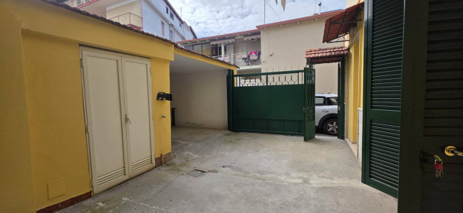 TRILOCALE a Qualiano