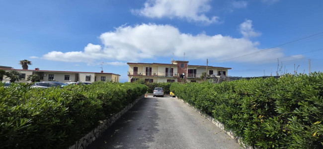 TRILOCALE a Pozzuoli