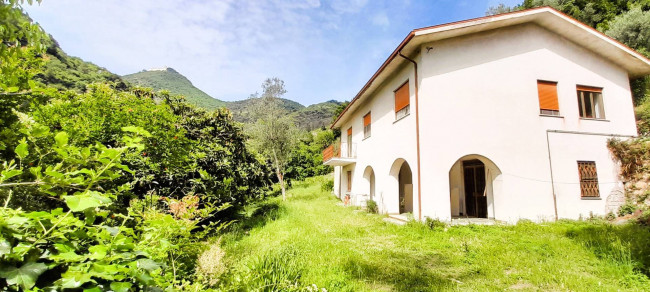 VILLA BIFAMILIARE a Cassino