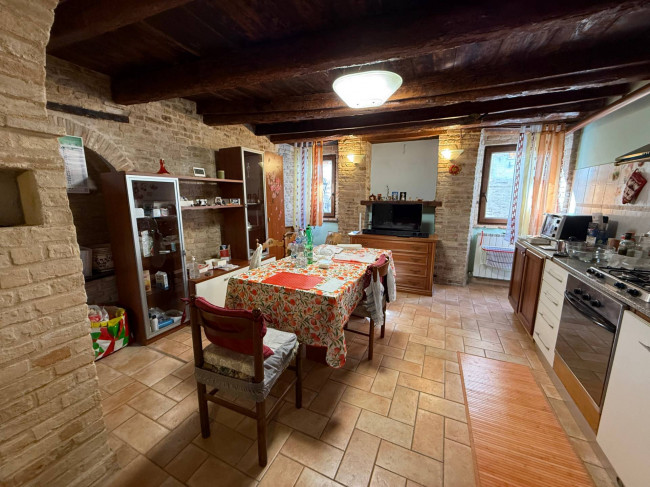 Casa singola centro storico in vendita a Fermo