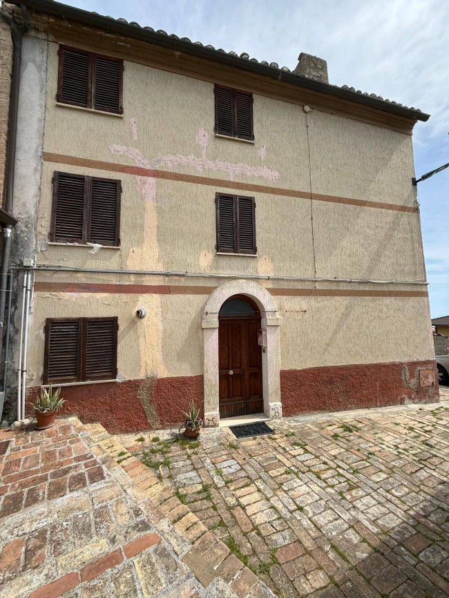 Casa singola/terreno in vendita a Fermo