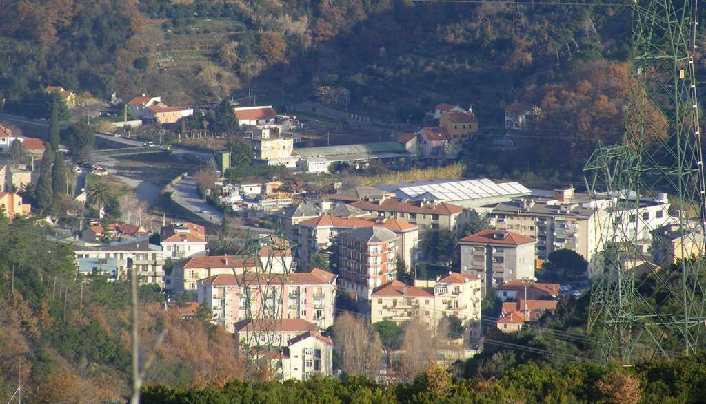 Appartamento QUILIANO vendita  Valleggia  Agenzia Immobiliare Mare Monti di Rovere Massimo