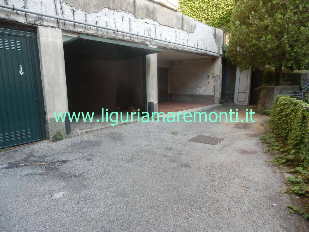 Box auto - Posto auto SAVONA affitto  Centro  Agenzia Immobiliare Mare Monti di Rovere Massimo