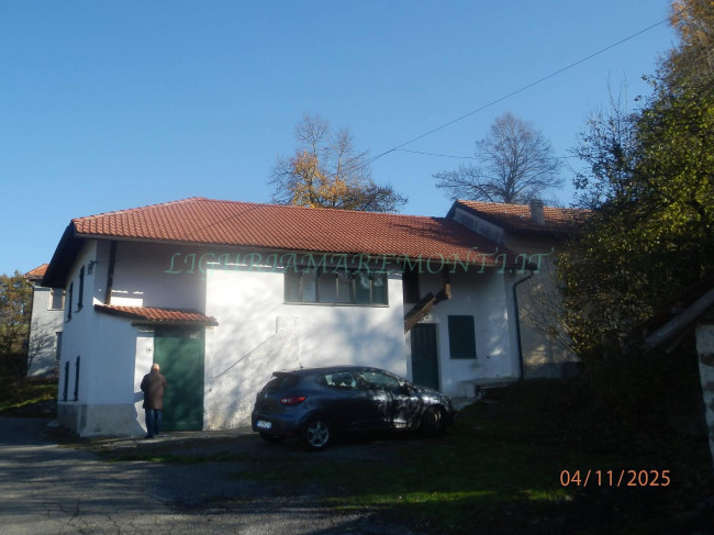 Villette a schiera in Vendita a Giusvalla