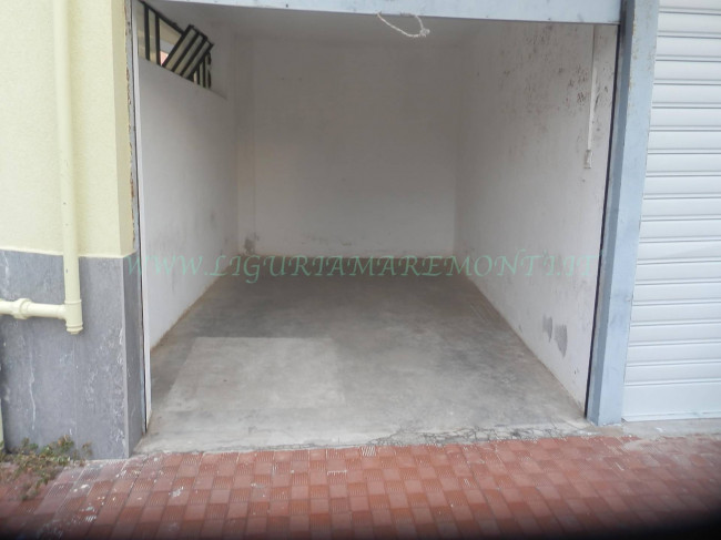 Box o garage in Vendita a Savona
