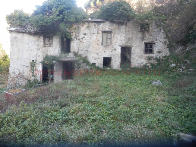 Rustico in Vendita a Albisola Superiore
