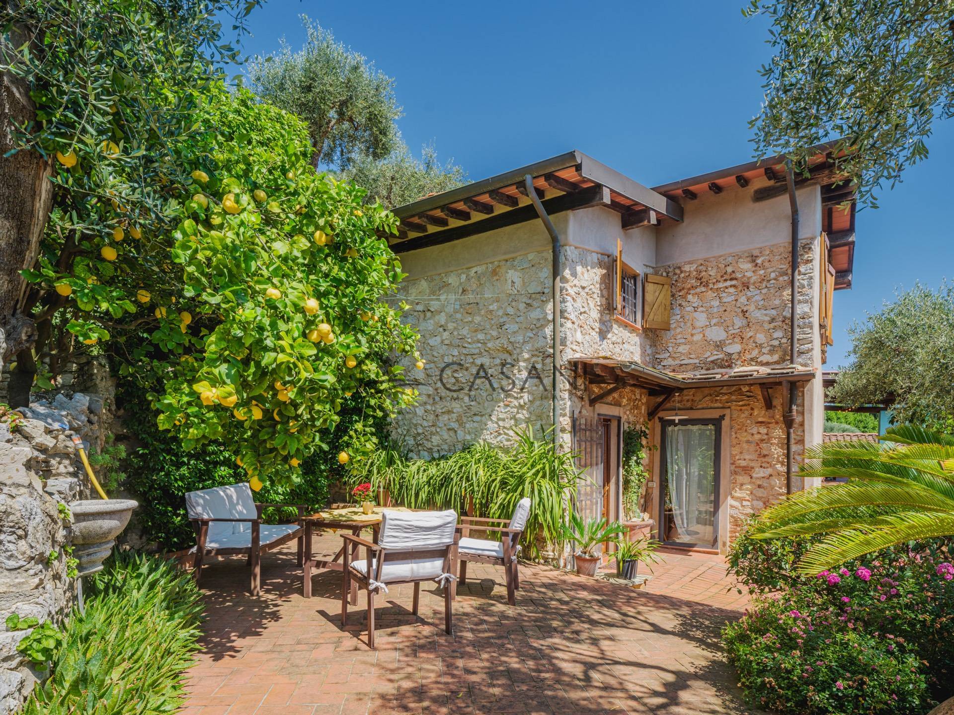 Casa indipendente in vendita a Camaiore (LU)