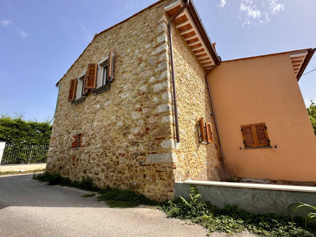Rustico - Casale in vendita a Pietrasanta