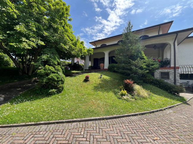 Villa in vendita a Camaiore