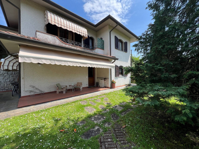 Villa in vendita a Camaiore