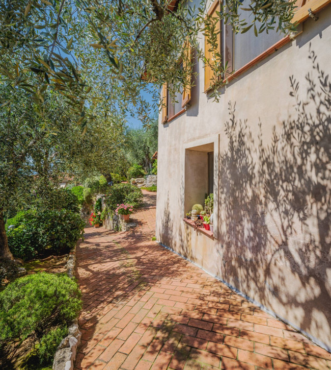 Casa indipendente in vendita a Camaiore (LU)