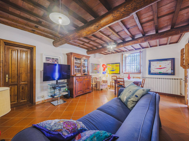 Casa indipendente in vendita a Camaiore (LU)