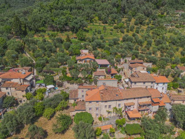 Casa indipendente in vendita a Camaiore (LU)