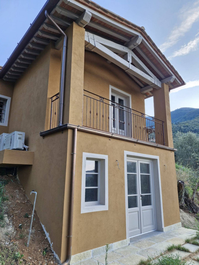 Casa indipendente in vendita a Camaiore (LU)