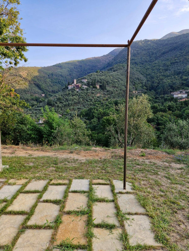 Casa indipendente in vendita a Camaiore (LU)