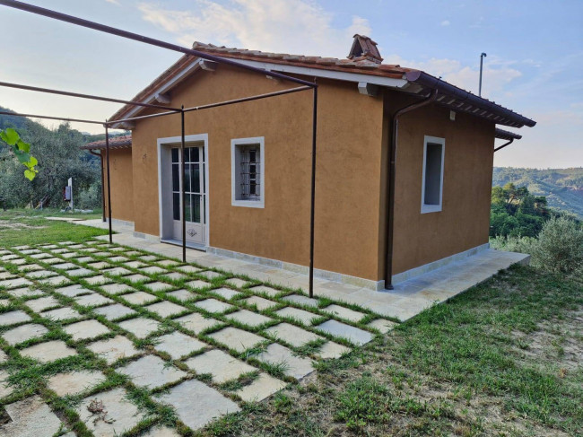 Casa indipendente in vendita a Camaiore (LU)