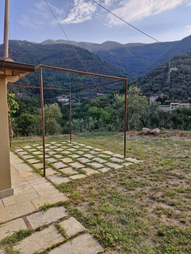 Casa indipendente in vendita a Camaiore (LU)