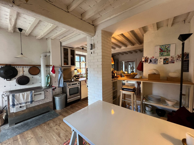Rustico - Casale in vendita a Seravezza