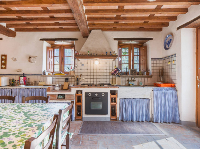 Rustico - Casale in vendita a Camaiore