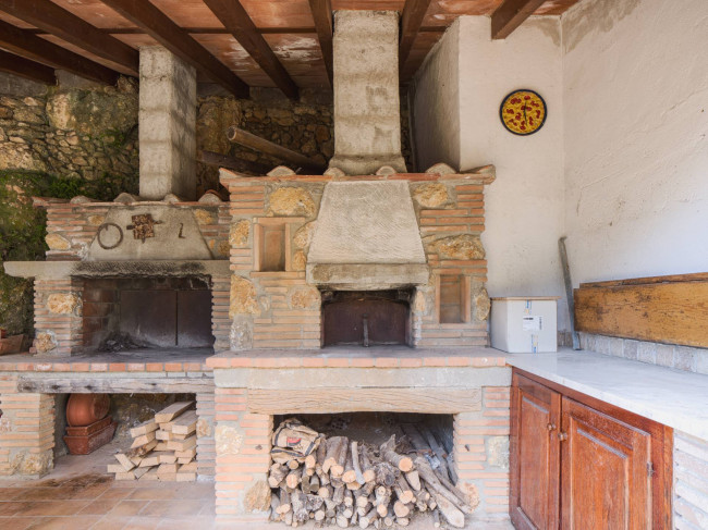 Rustico - Casale in vendita a Camaiore