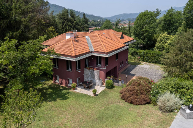 Villa in vendita a Camaiore